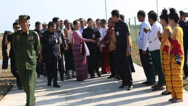 ဒေါ်အောင်ဆန်းစုကြည်