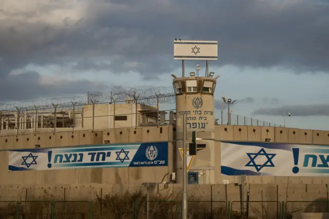 La prison d'Ofer, où Yazen et Musa étaient détenus avec des centaines d'autres détenus administratifs.