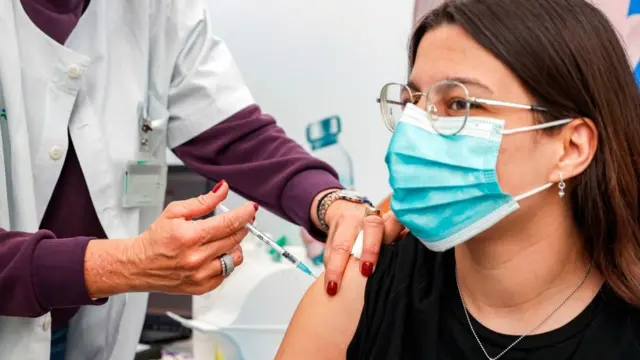 ইসরায়েলিদের এক তৃতীয়াংশকেই এর মধ্যে টিকা দেয়া হয়েছে