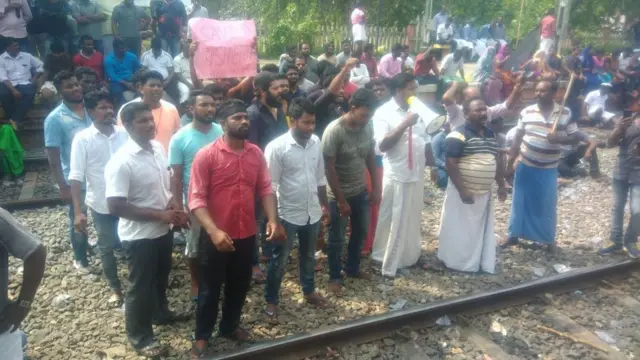 மீனவர்கள்