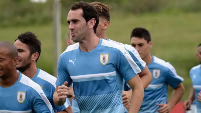 Diego Godín durante un entrenamiento