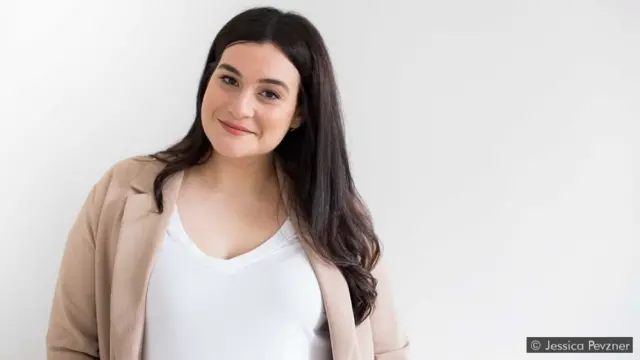 몬트리올에서 활동하는 심리학자 미리암 키르메이어는 "(사회적 거리 두기를 지키는 것이) 도덕적인 이유때문이 아니라, 관심과 우려 차원에서 중요한 것임을 설명하라"고 말했다