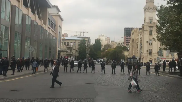 Azadlıq prospektinin bir hissəsi bağlanıb