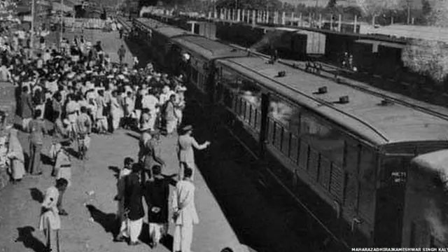 बरौनी रेलवे स्टेशन पर पैलेस ऑन व्हील