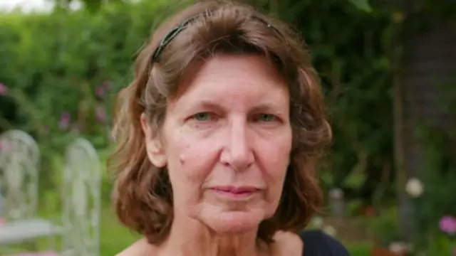 케이트 거드리는 지난 1년 반 동안 2,000명이 넘는 여성이 임신중절약을 구하고 싶다는 연락을 받았다