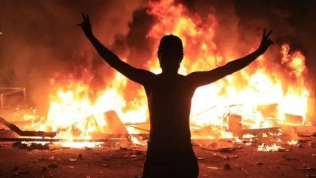 په عراق کې لاریونونه پر تاوتریخوالي اوښتي او کربلاء کې لاریونیان مخامخ ویشتل شوي