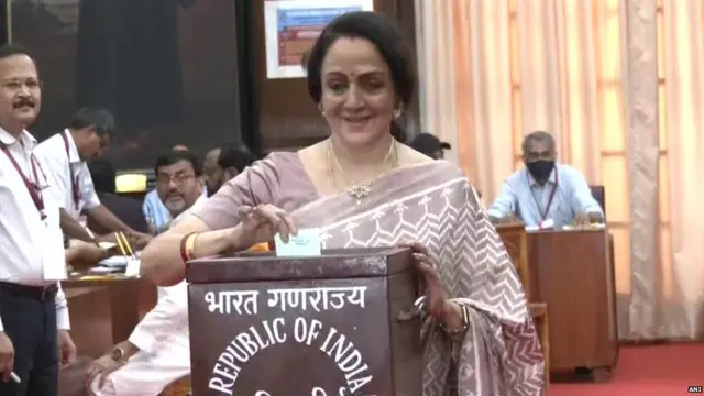 ਭਾਜਪਾ ਆਗੂ ਅਤੇ ਸੰਸਦ ਮੈਂਬਰ ਹੇਮਾ ਮਾਲਿਨੀ