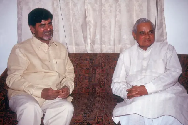 వాజ్పేయితో చంద్రబాబునాయుడు