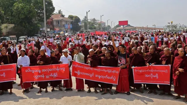 ချောင်းဆုံမြို့နယ်ဟာ တံတားအမည်ပေးတာနဲ့ပတ်သက်ပြီး ကန့်ကွက်ဆန္ဒပြတာတွေရှိခဲ့တဲ့မြို့နယ်တစ်ခုဖြစ်