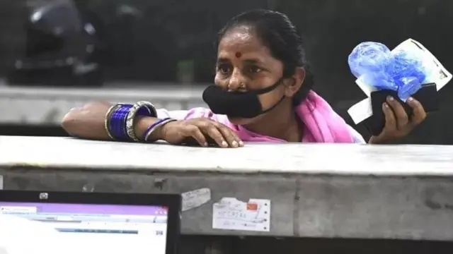 એક એપ્રિલથી પોસ્ટ ઑફિસ મંથલી ઇન્કમ સ્કીમ, સીનિયર સિટીઝન્સ સેવિંગ્સ સ્કીમ અને ટર્મ ડિપૉઝિટ ઍકાઉન્ટ્સ પર મળતું વ્યાજ હવે રોકડમાં નહીં મળે.