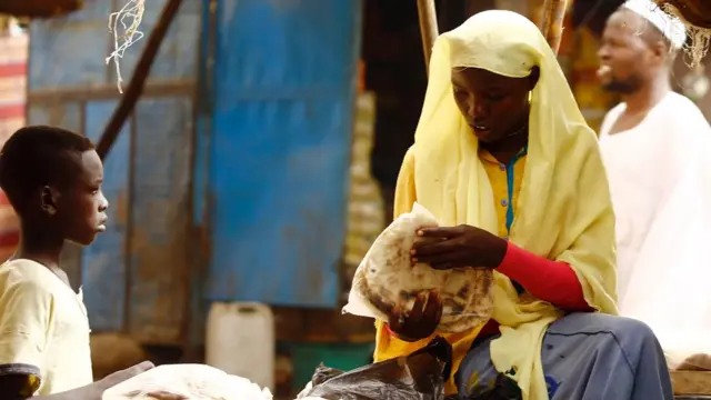 مواطنة سودانية