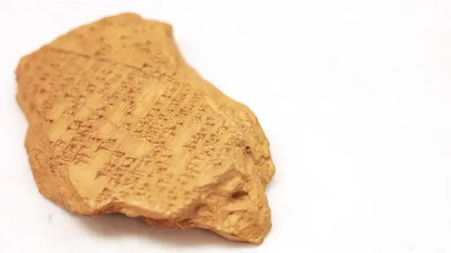 لوح يعود عمره إلأى 3400 سنة يعتقد أنه يحمل أول نموذج لكتابة موسيقية