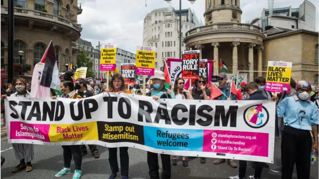 ব্রিটেনে কনসারভেটিভ পার্টিকে একসময় জাতিগত সংখ্যালঘুদের প্রতি বৈরি বলে ভাবা হতো