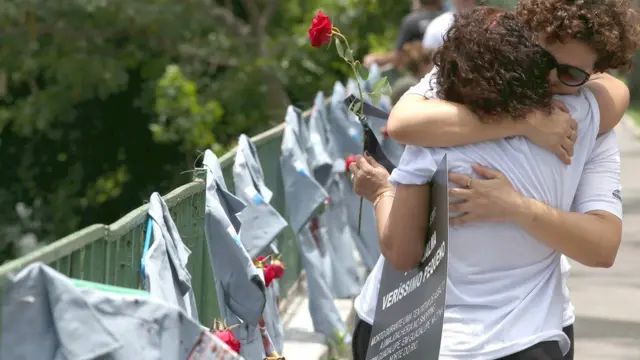 Homenagem a policiais mortos no Riobingo party paga mesmoJaneiro