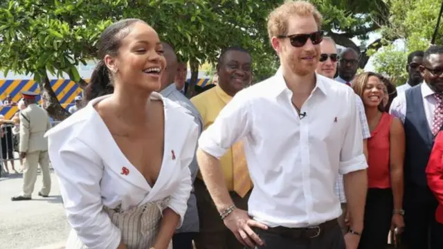 Rihanna (hano uri kumwe n'igikomangoma Harry cy'Ubwongereza) yabaye Ambasaderi wa Barbados mu by'umuco guhera mu mwaka wa 2008, afasha kumenyekanisha ubukerarugendo