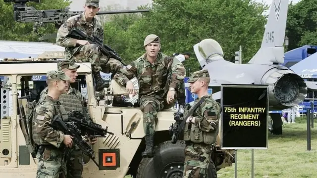 امریکا د ځواکونو خوندي اېستلو لپاره ۶۵۰ سرتېري هم افغانستان ته لېږلي دي.