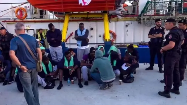 Sea Watch gemisindeki göçmenler