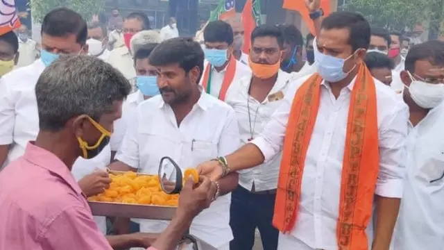 கொண்டாடிய அண்ணாமலை ஆதரவாளர்கள்; கோபப்பட்ட கரூர் ஆட்சியர்