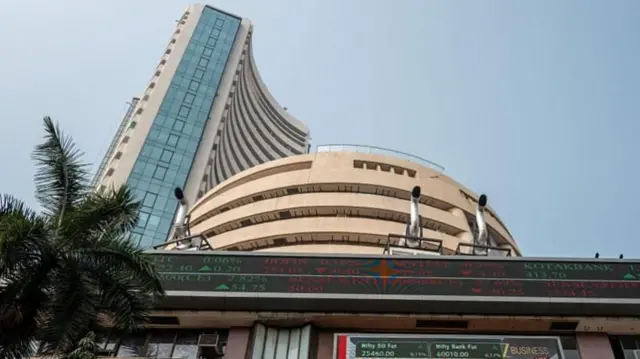 डोनाल्ड ट्रम्प यांनी युद्धविराम संपल्याचे जाहीर केल्यानंतर त्याचा परिणाम भारतीय शेअर बाजारावर दिसून आला.