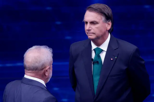 Lula e Bolsonaro durante debate da TV Bandeirantes no dia 16bonus de 5 reais betfairoutubro