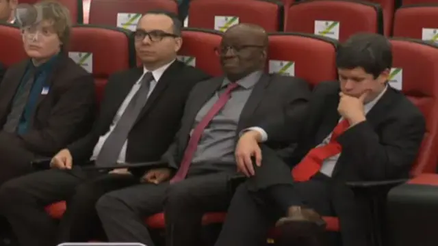 Joaquim Barbosa a duas poltronaso'que é betnacionalZé Gustavo, porta-voz nacional da Rede