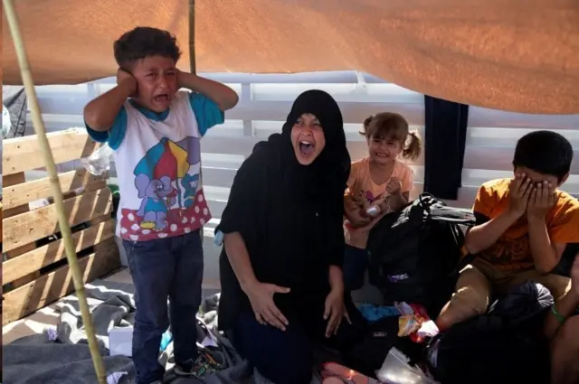 اردوگاه موریا محل سکونت حدود ۱۳ هزار پناهجو بود