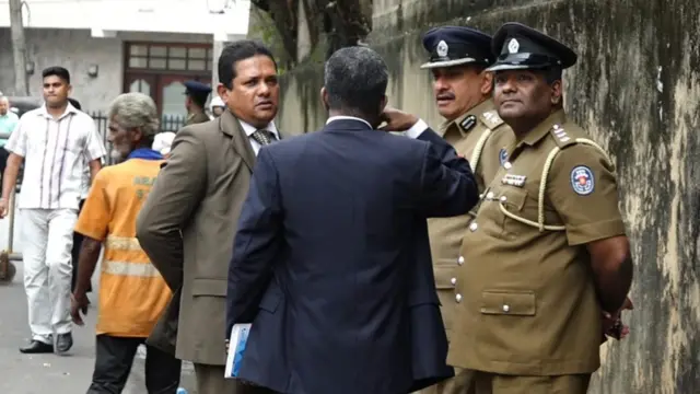 போலீஸ் அதிகாரி