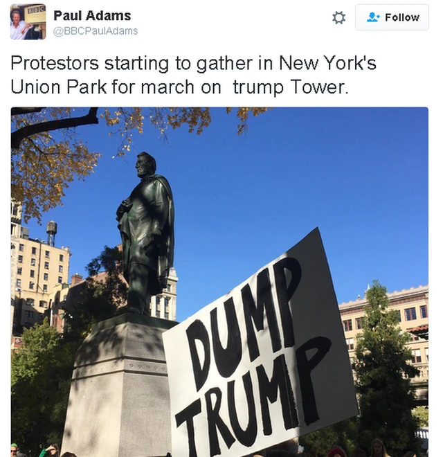 نیویارک کې معترضان تر ټاکنو وروسته شپې راهیسې په یونین میدان کې راټول دي