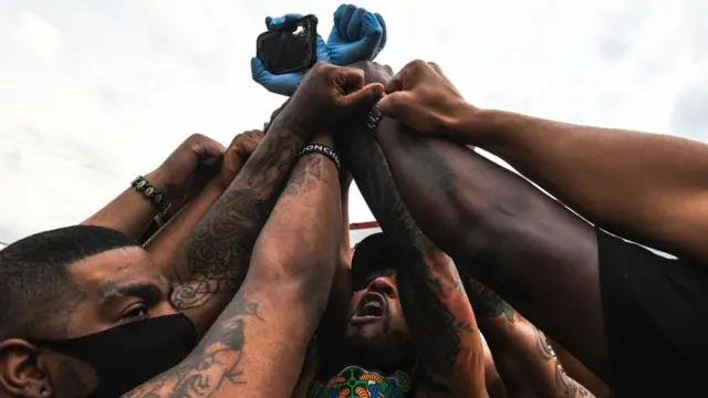 پیوند اتحاد معترضان در مینیاپولیس