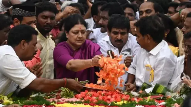 சசிகலா