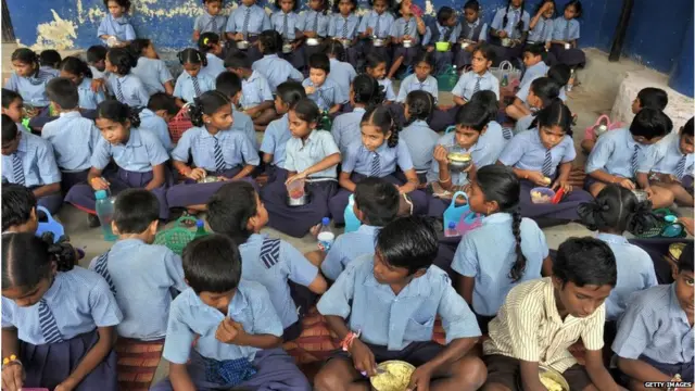 शाळेतली मुलं