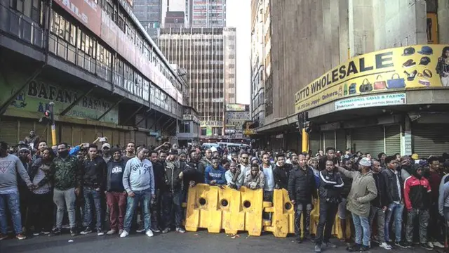 Aworan awọn ọmọ Southa Afrika to n koju ọlọpaa