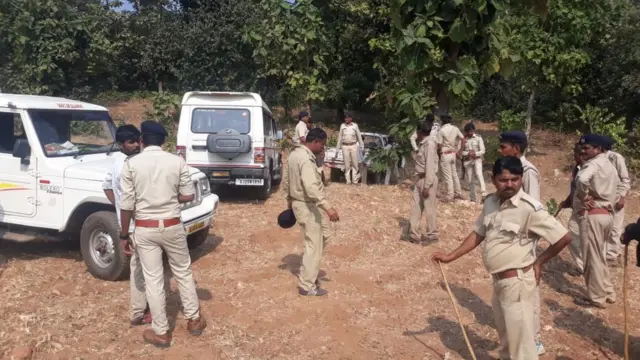 વન અધિકારીઓ