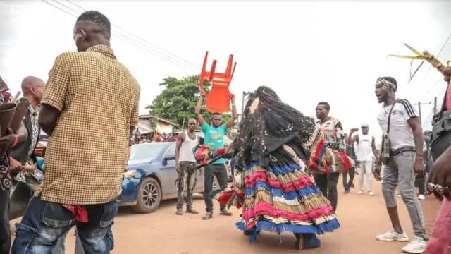 Ndị mmemme Ikeji n'Arọndịzuọgụ.