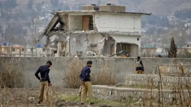 Inzu Bin Laden yabamwo n'umuryango wiwe yatewe mu 2011 n'ingabo karuhariwe za Amerika ziramwica zitwara n'ikiziga ciwe (ifoto yo mu 2012)