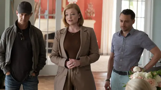 Jeremy Strong, Sarah Snook y Kieran Culkin interpretan a los hermanos Roy.