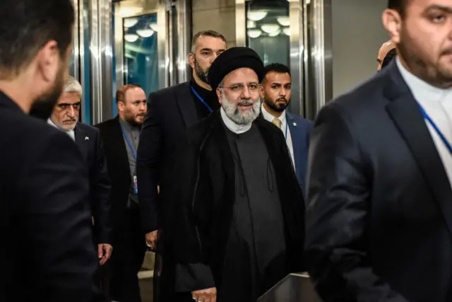 به دلیل اتهام نقض حقوق بشر که علیه شخص ابراهیم رئیسی مطرح است، برخی تلاش کردند تا جلوی ورود او را به آمریکا بگیرند