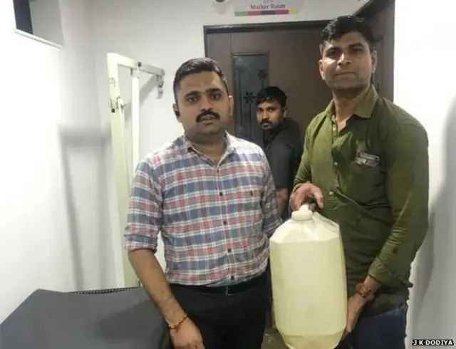 डिझेल घेऊन पोलीस कर्मचारी