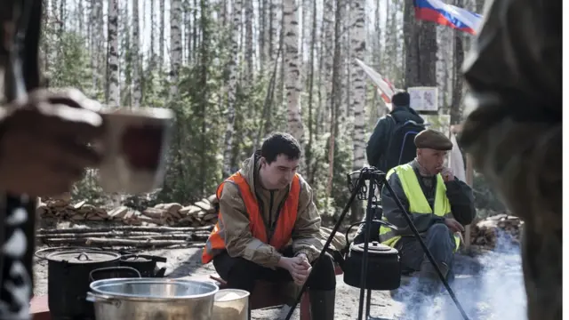 Палаточный лагерь у стройки полигона в Шиесе