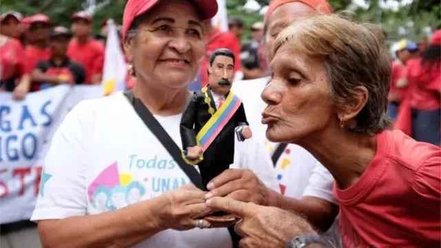 ఇప్పటికీ చాలా మంది అధ్యక్షుడు మడూరోను సమర్థిస్తారు