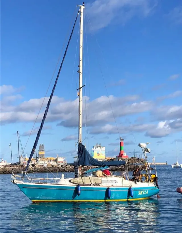 El Skua, el velero de 8,80 metros con el que Ballestero cruzó el Atlántico.