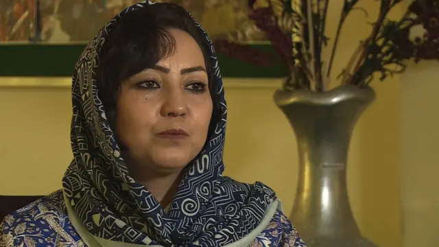 ریحانه عزیزی