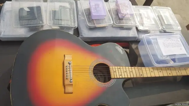 क्राइम, टैक्सी, नोएडा