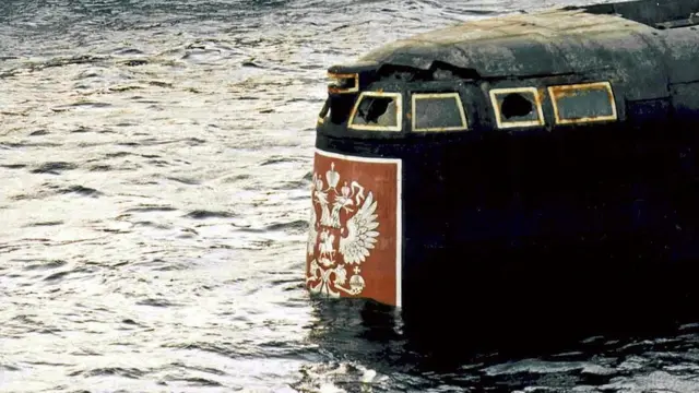 Las notas que revelaron el agónico final de los 23 marineros que lucharon  por sobrevivir tras el hundimiento del submarino ruso Kursk - BBC News Mundo