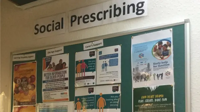 У районній поліклініці запрошують ‚оздоровлюватися', зокрема, у драматичній студії, гуртку любителів книги і клубі молодих сімей.