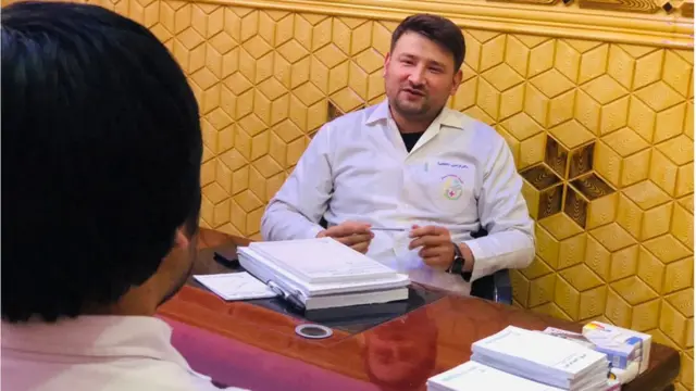 دکتر فریدون لطیفی، متخصص بهداشت روان در ولایت بلخ در شمال افغانستان