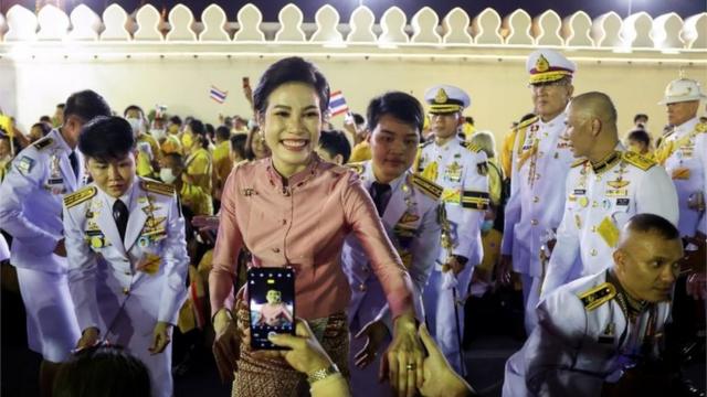 Thailand"s Princess Bajrakitiyabha greets royalists, at The Grand Palace in Bangkok, Thailand, November 1, 2020