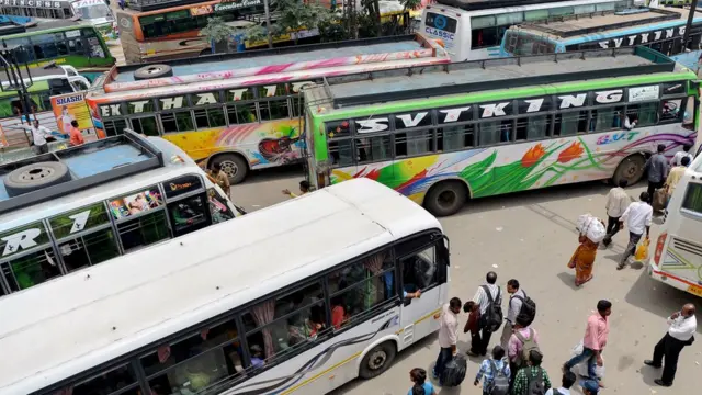 ప్రైవేటు బస్సులు