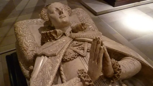 Надгробие Марии Стюарт в Вестминстерском аббатстве.