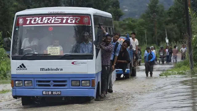 பெருமழை,வெள்ளம் - இதற்கு பின்னால் உள்ள நதி நீர் அரசியல்